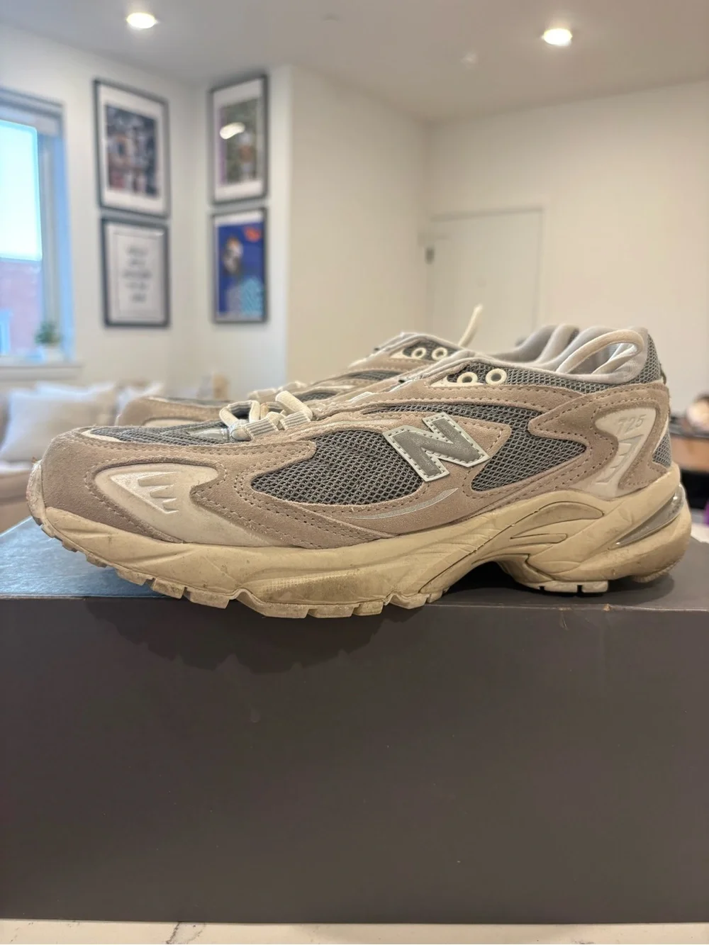 New Balance 725 Women's Gray and Beige Mesh Suede Sneaker